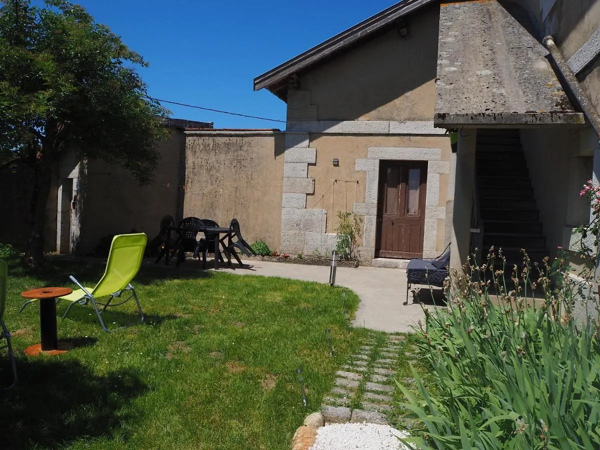 Le Gite Du Haut Chatillon-la-Palud 0*,